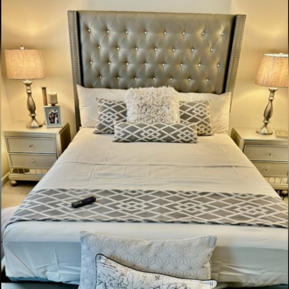 Decorative bed set